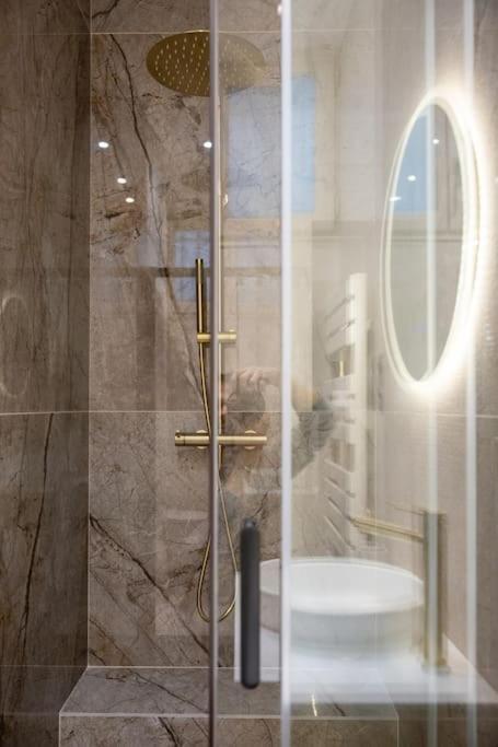 New Luxury And Cozy Apartment - Notre Dame パリ エクステリア 写真